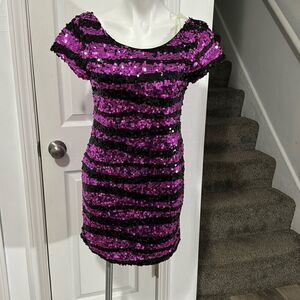 MUST HAVE SEQUIN MINI DRESS SIZE SMALL